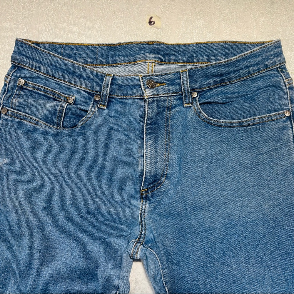 Calvin Klein Jeans Relaxed Fit in Classic Blue. Size 38x32.